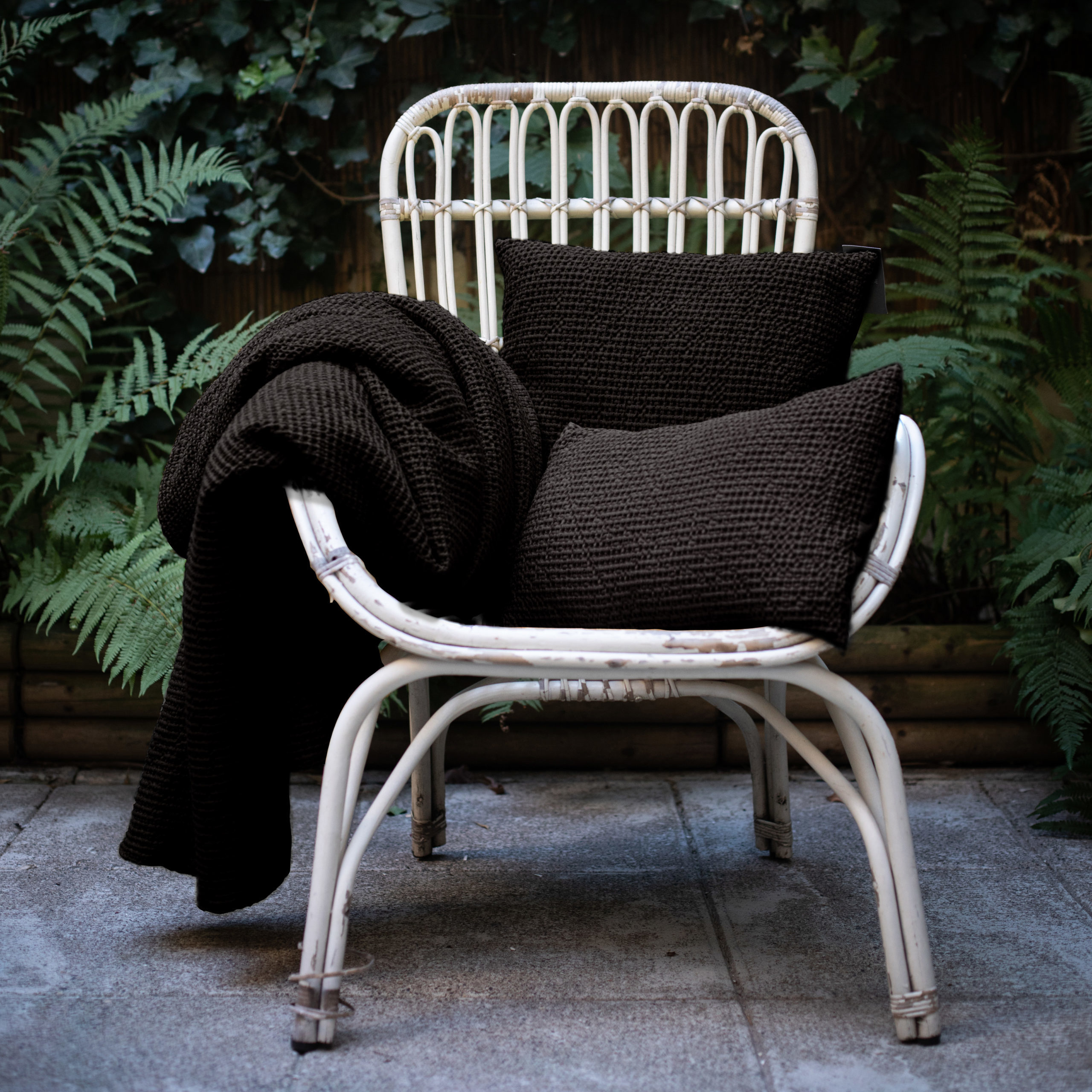 Jeté de lit Maïa carbone 180×260 coton La Vallée du blanc Jeté de lit Maïa carbone 180×260 coton Jetés de lit La Vallée du blanc