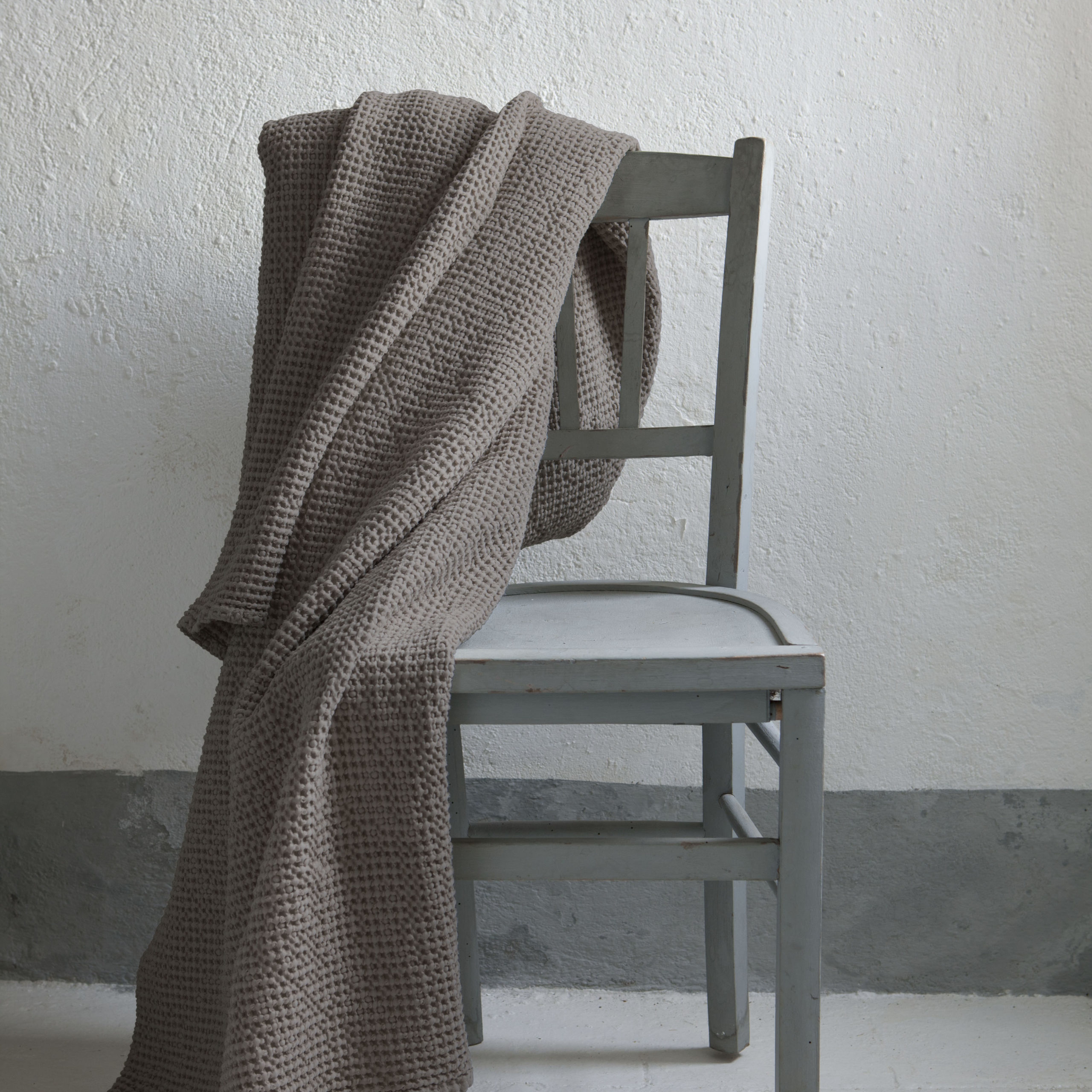 Jete Stonewashed Maia Orage 260×260 coton La Vallée du blanc Jete Stonewashed Maia Orage 260×260 coton Jetés de lit La Vallée du blanc