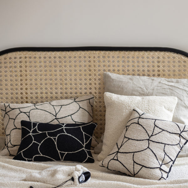 Coussin Dany Blanc/noir 40 x 65 Coussins La Vallée du blanc
