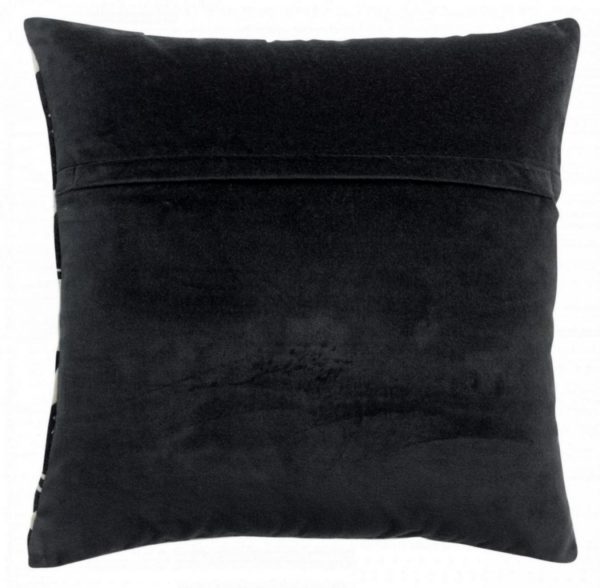 Coussin Rosalie brodé Mirabelle 45 x 45 Coussins La Vallée du blanc