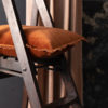 Coussin uni Fara Caramel 40 x 65 – Image 3