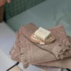Drap de bain uni Zoe Chamois 100 x 180 – Image 5