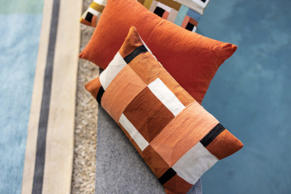 Coussin Dea brodé Goyave 30 x 50 Coussins La Vallée du blanc