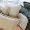Coussin bicolore Laly Olive 40 x 65 – Image 2