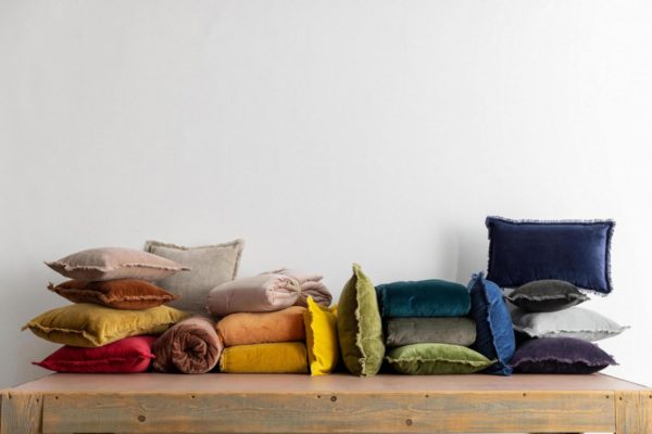 Coussin uni Fara Olive 30 x 50 Coussins La Vallée du blanc