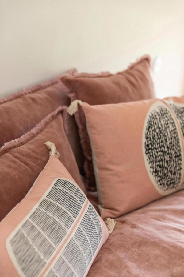 Coussin uni Fara Bois de rose 30 x 50 Coussins La Vallée du blanc
