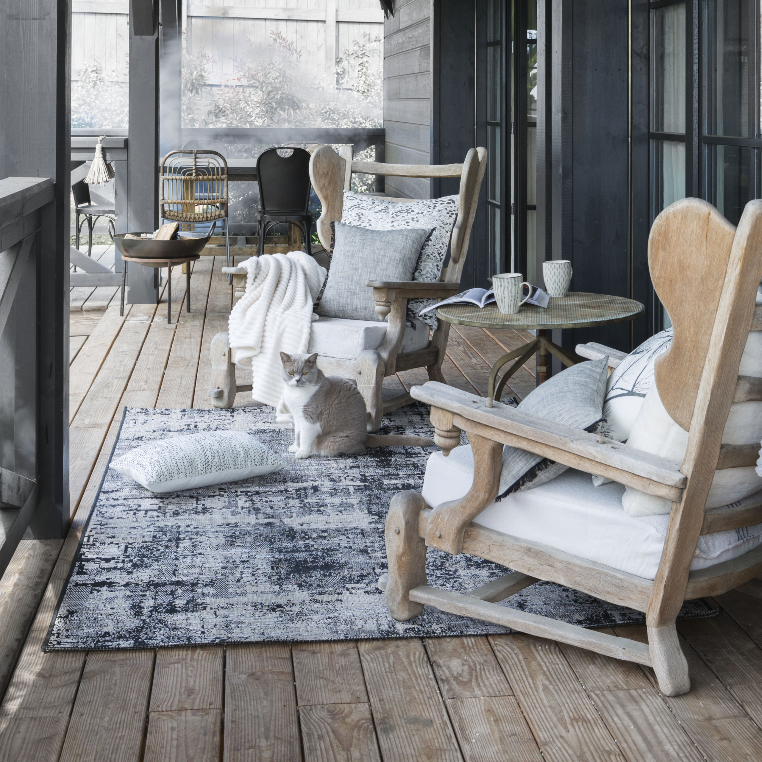 Tapis Catania 2 outdoor noir 160×230 La Vallée du blanc Tapis Catania 2 outdoor noir 160×230 Tapis La Vallée du blanc