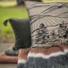 Coussin brodé Dusko Thym 40 x 65 – Image 4