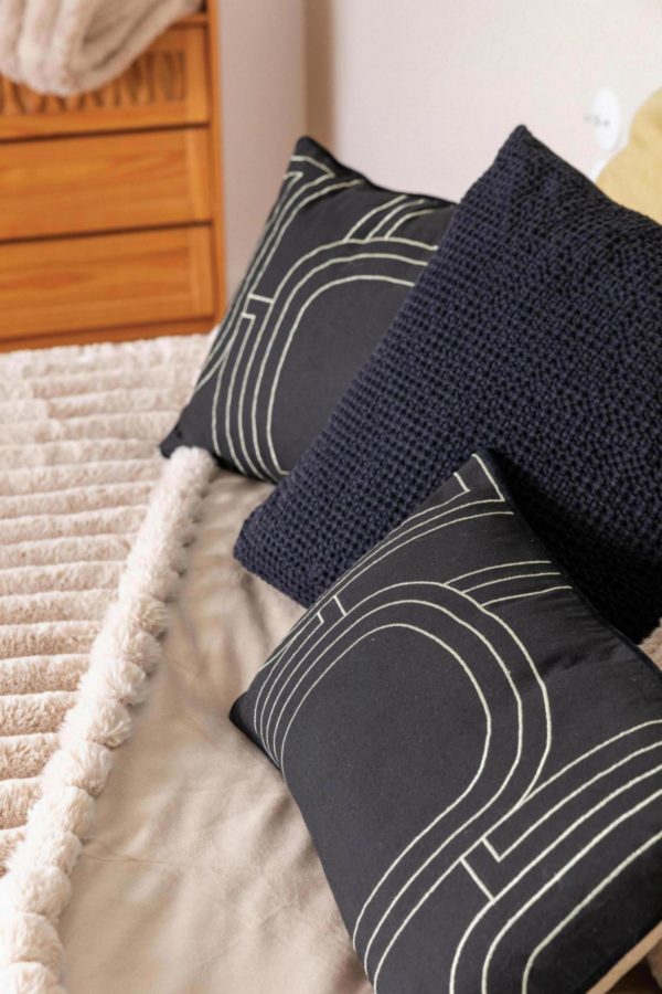 Coussin recyclé Maia Caviar 45 x 45 Coussins La Vallée du blanc