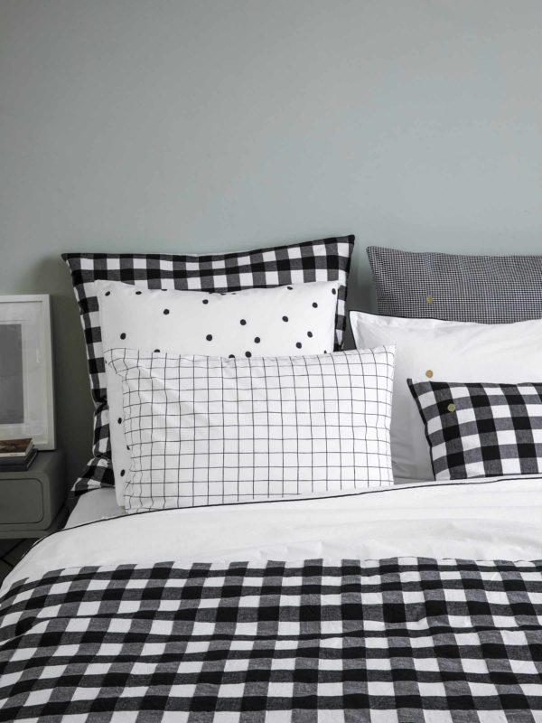 Taie d’oreiller Odette Milk 65 x 65 Taies d'oreiller La Vallée du blanc