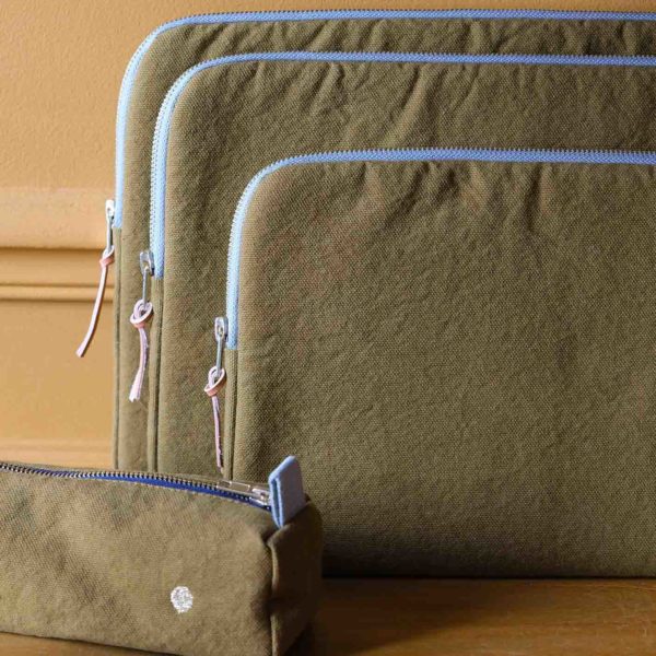 Housse ordinateur Iona Nuts 13-14″ » Housses d'ordinateur La Vallée du blanc