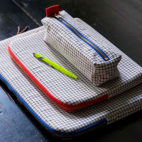 Trousse de bureau Stylo Bleu 6 x 20 x 6 Trousses de bureau La Vallée du blanc