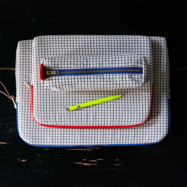 Trousse de bureau Stylo Bleu 6 x 20 x 6 Trousses de bureau La Vallée du blanc