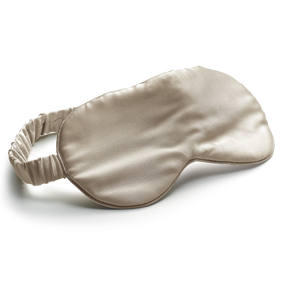 Masque de nuit Ashley en soie Perle 9 x 23 La Vallée du blanc Masque de nuit Ashley en soie Perle 9 x 23 La Vallée du blanc